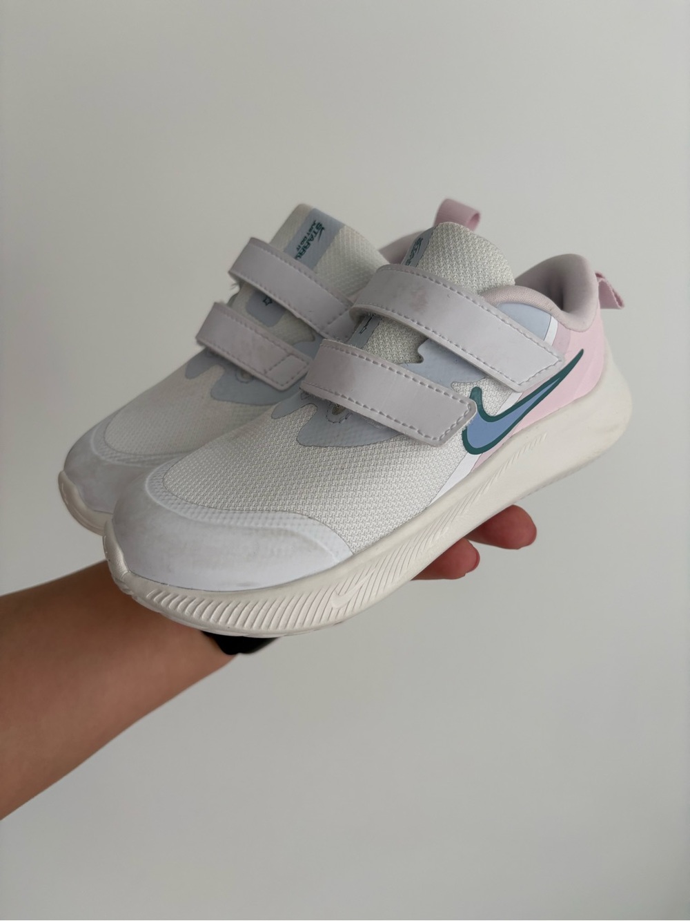 Nike Star Runner 3 White and Light Pink Velcro Girls Shoes Size 10C